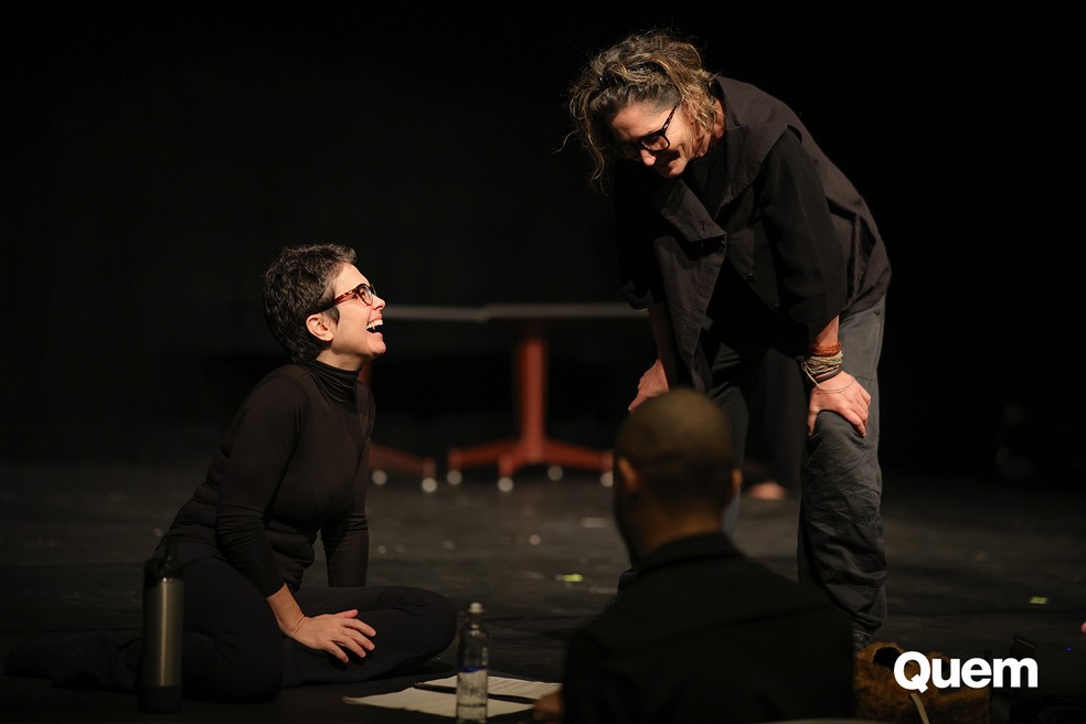 Sandra Annenberg e Muriel Matalon no ensaio do espetáculo 'Pedro e o Lobo' — Foto: Rafael Cusato/ Quem