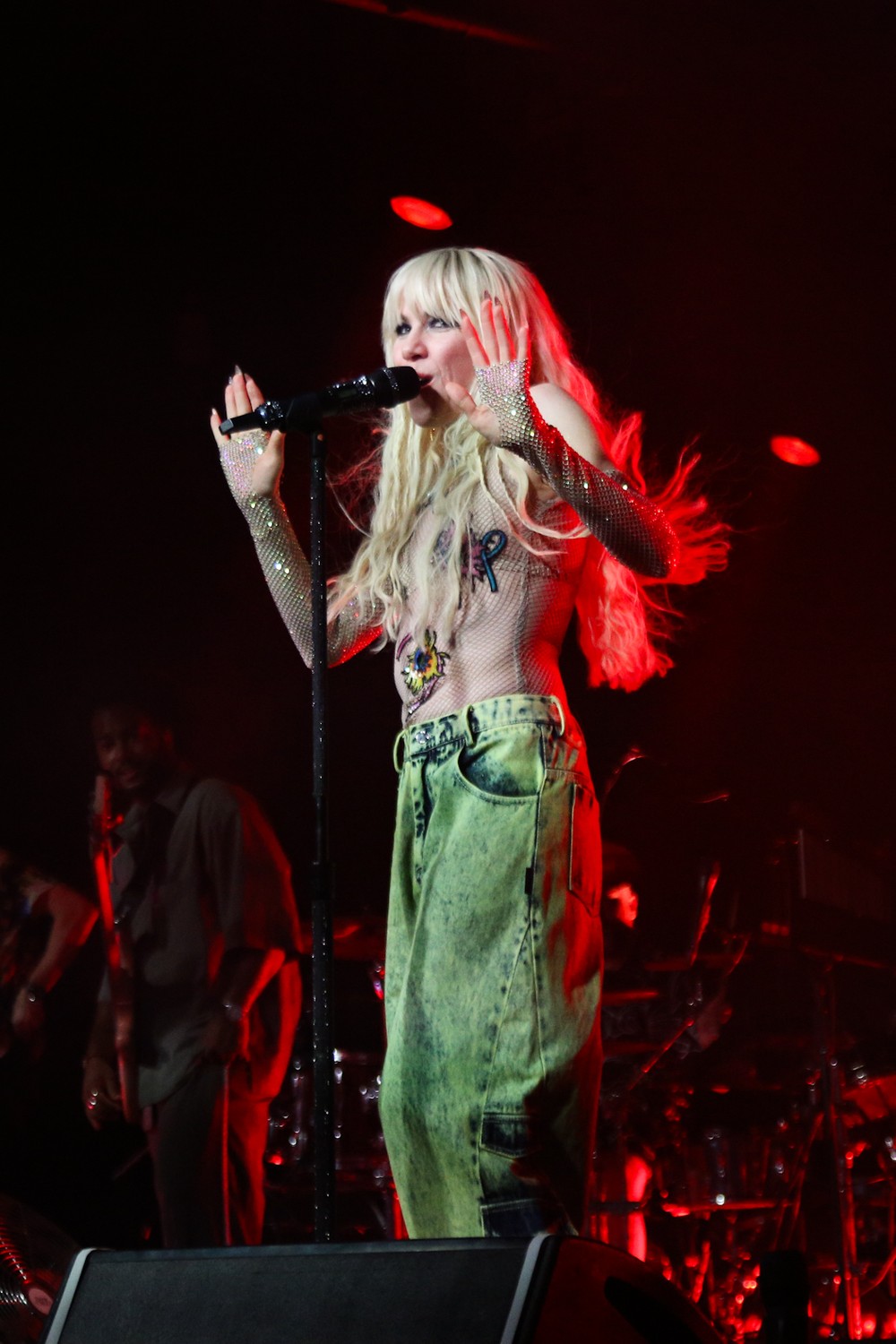 Carly Rae Jepsen se apresenta em boate no Rio antes do Primavera Sound