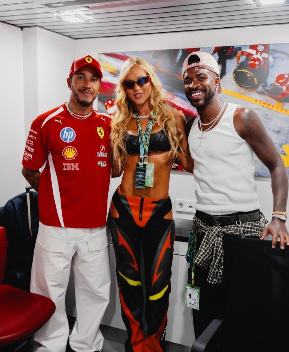 Influenciadora acompanhou Vini Jr. no circuito de Madring neste domingo como convidada da Ferrari — Foto: Reprodução/Instagram