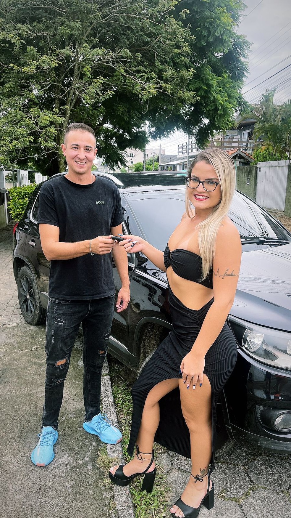 Influencer ganha carrão do marido após sexo com ator pornô: Fetiche nosso