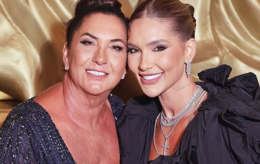 Margareth Serrão ao lado da filha, Virginia Fonseca