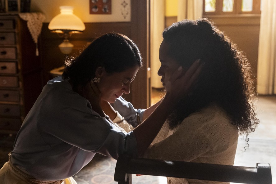 Garota do Momento: Clarice recupera memória; saiba quando cena vai ao ar