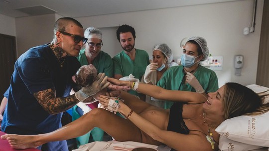 Shantal reflete sobre "parto cura" após nascimento do terceiro filho; leia