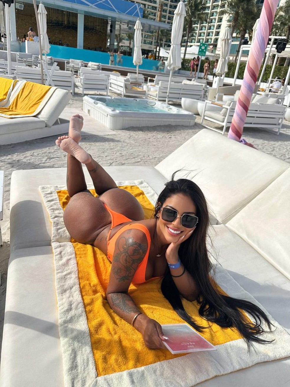 Musa do OnlyFans diz que sheik ofereceu US$ 500 mil para namorá-la