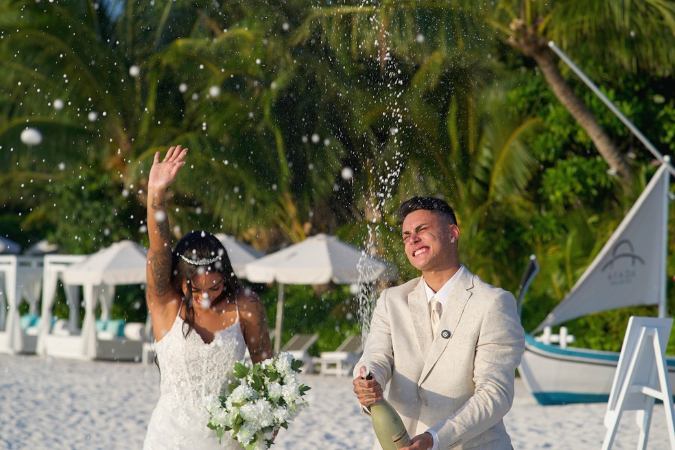 Pamella Rodrigues e Victor Lunardi se casam nas Maldivas com cen&aacute;rio paradis&iacute;aco &mdash; Foto: Mohamed Shan