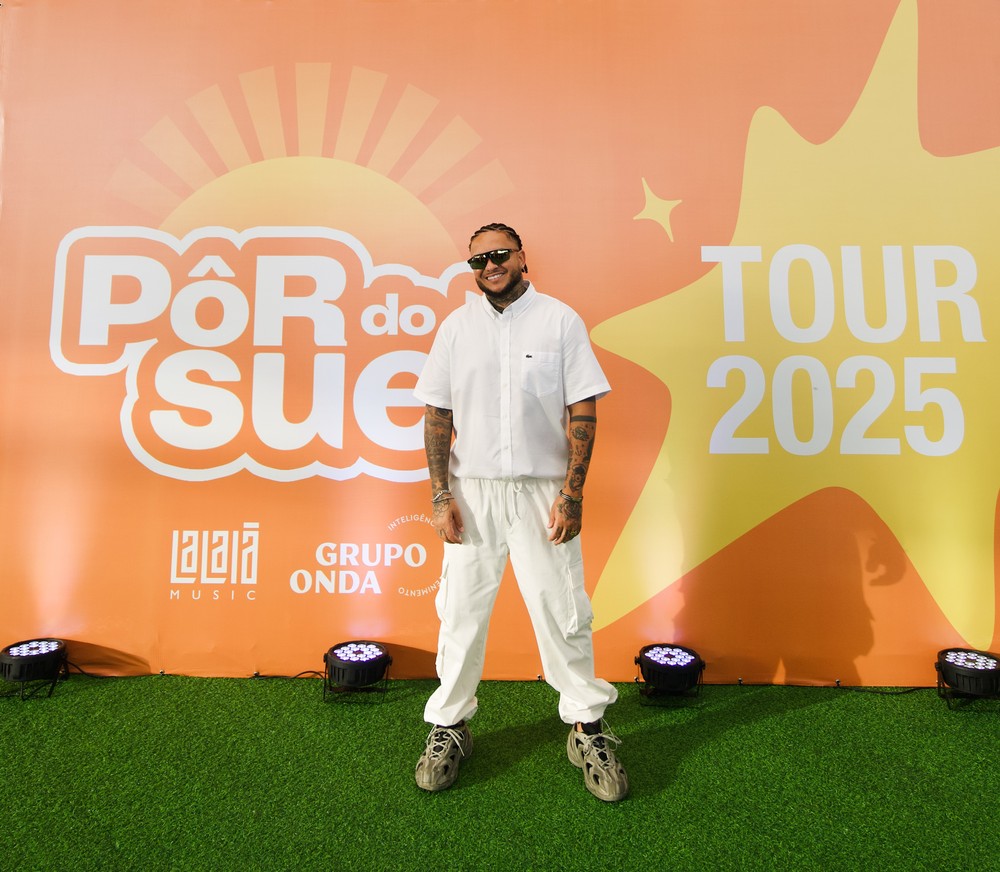 Suel celebra turnê pelo Brasil com evento de mais de cinco horas de show