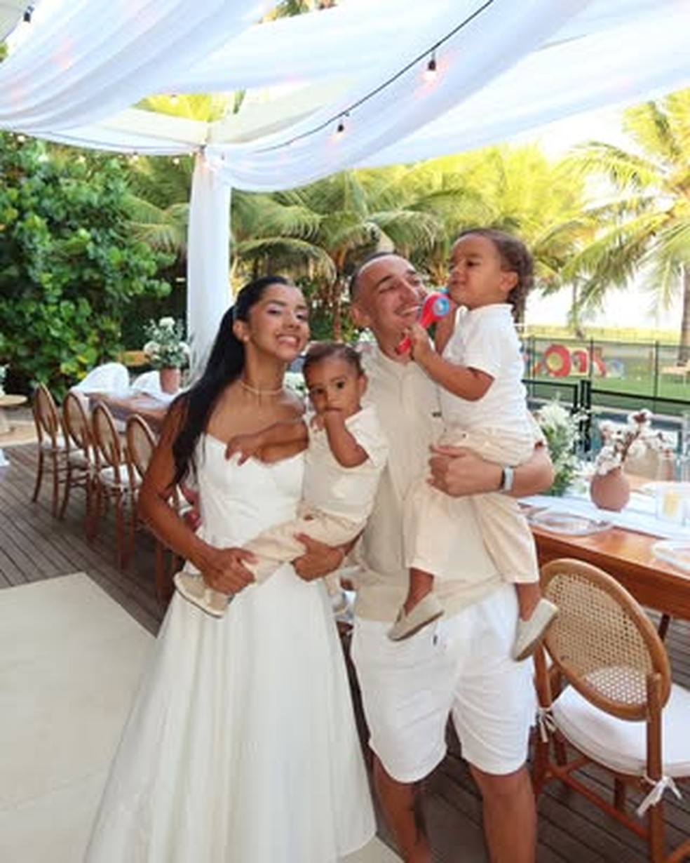 João Gomes e Ary Mirelle comemoram dois anos de casamento — Foto: Reprodução/Instagram