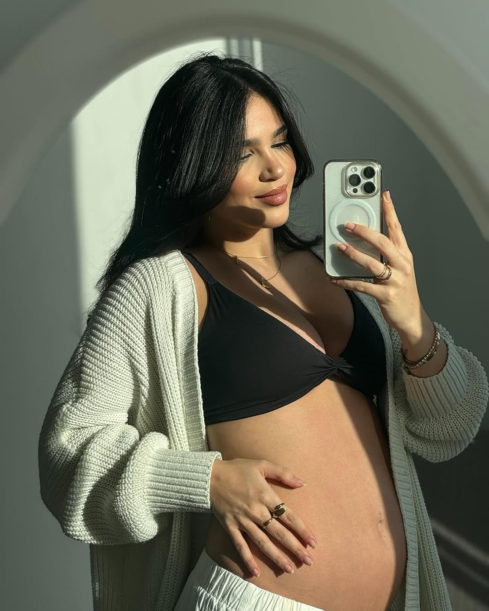 Giovanna Buscacio está grávida de João Mendes — Foto: Reprodução/Instagram