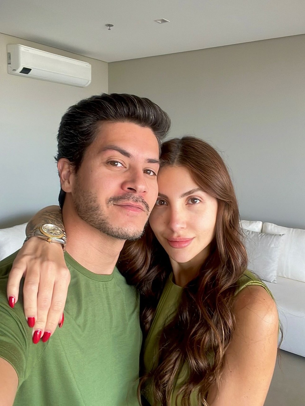 Arthur Aguiar e Jheny Santucci — Foto: Reprodução/Instagram