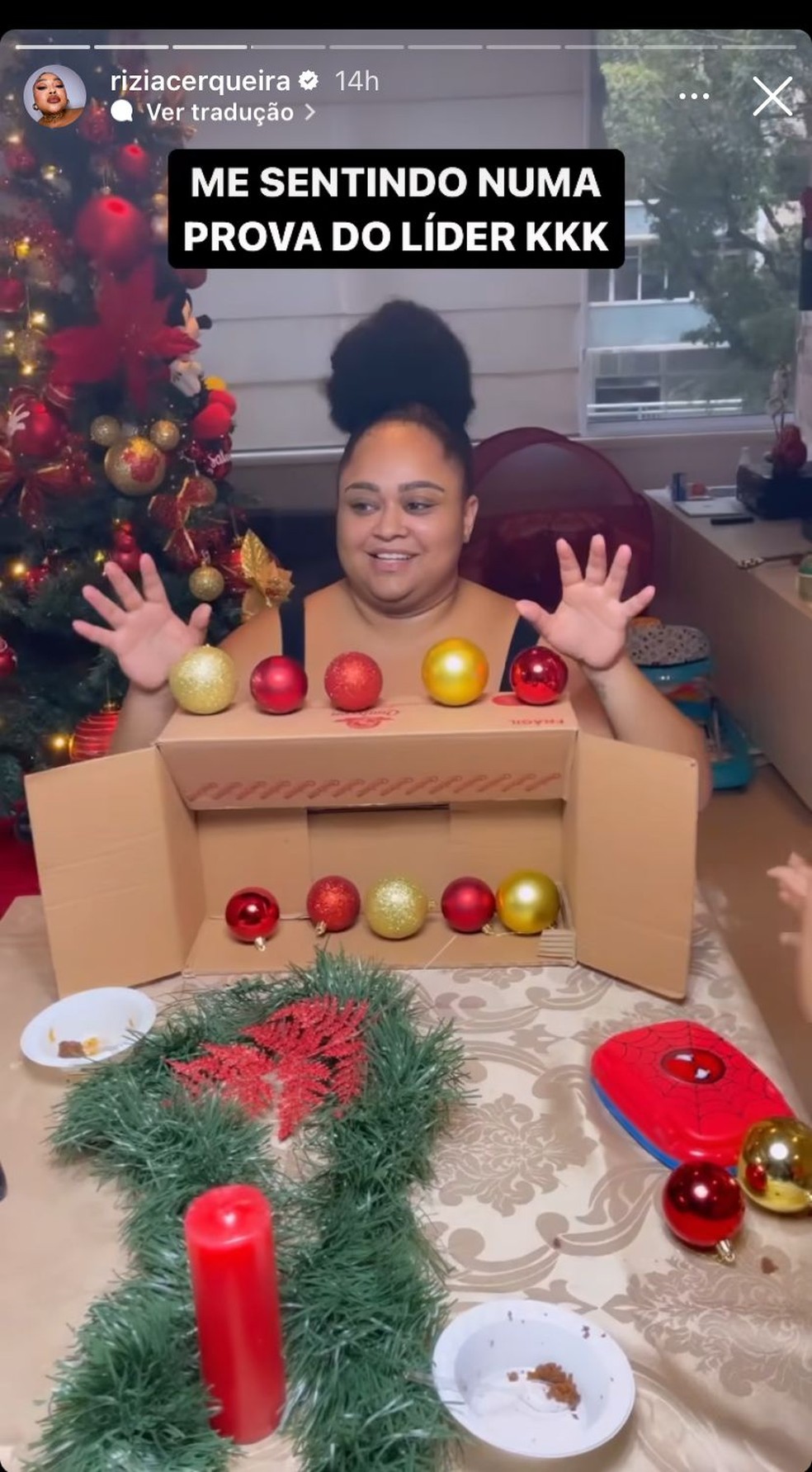 Ex-BBB Rízia Cerqueira mostra árvore de Natal decorada com tênis ...