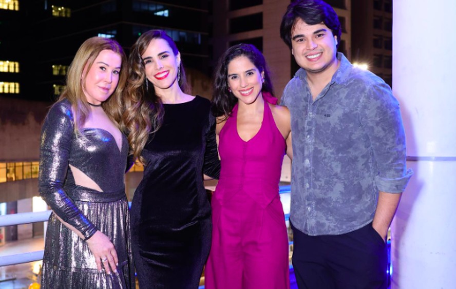 Zilu posta foto com Wanessa e Camilla após internauta dizer que