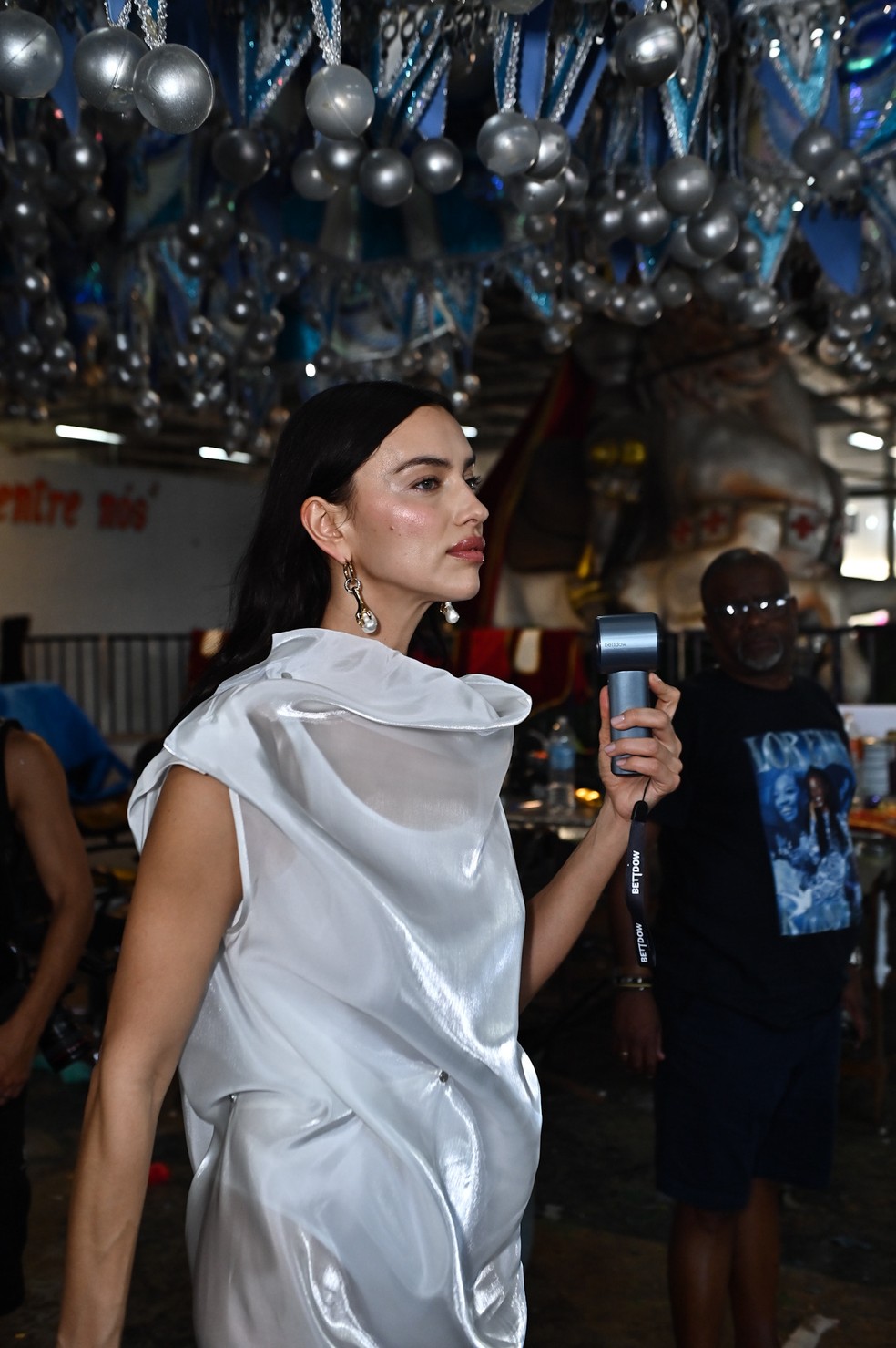 Onlayn yakkaxon porno tomosha qiling