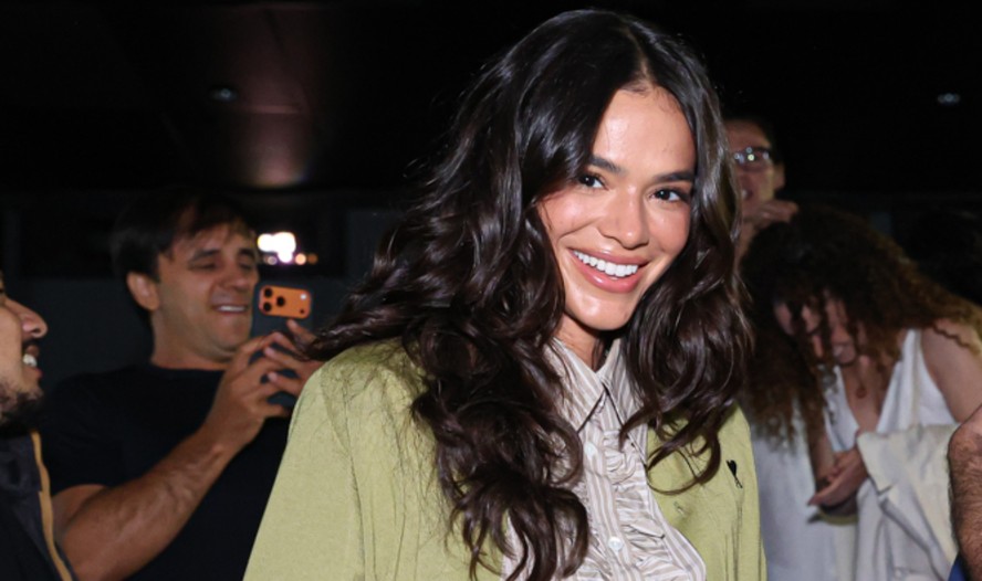 O look grifado de Bruna Marquezine para consulta médica e sessão especial de filme