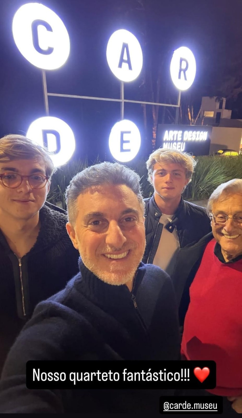 Luciano Huck abre álbum de viagem — Foto: Reprodução/Instagram