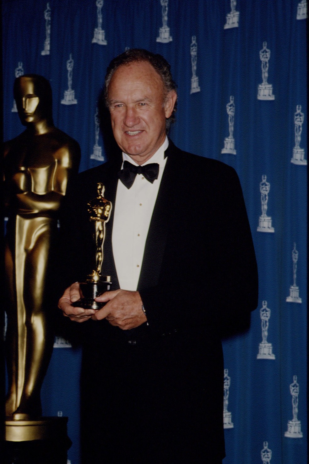 Ator Gene Hackman, esposa e cachorro são encontrados mortos em casa