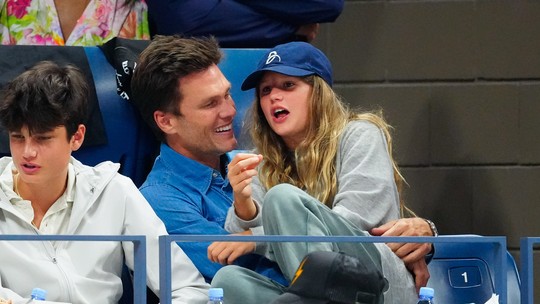 Tom Brady apresenta filhos a Novak Djokovic após jogo de tênis; vídeo