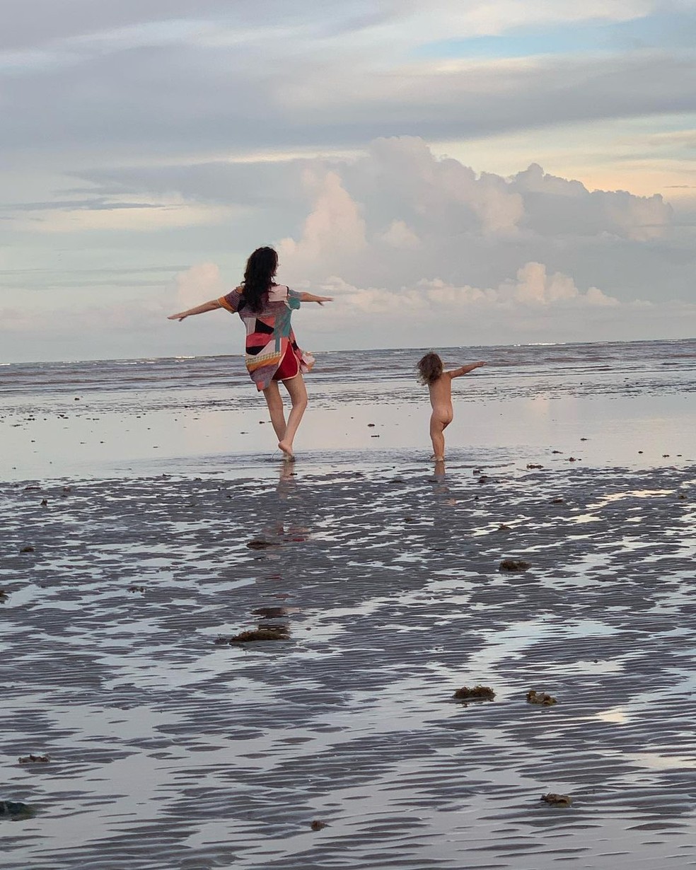 Nathalia Dill  e a filha, Eva — Foto: Reprodução/Instagram