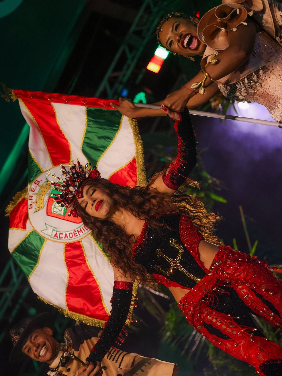 Anitta na Grande Rio — Foto: Reprodução/Instagram