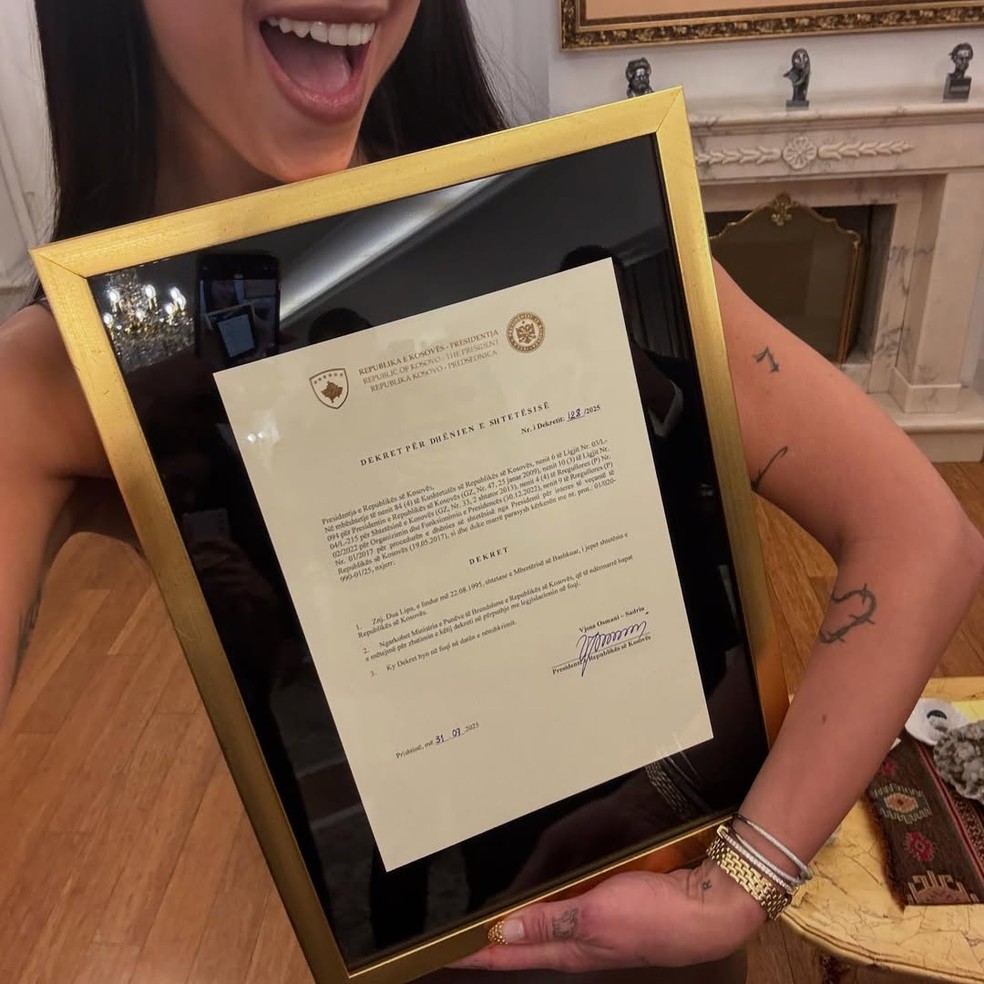 Dua Lipa celebra receber a cidadania do Kovsovo — Foto: Reprodução/Instagram