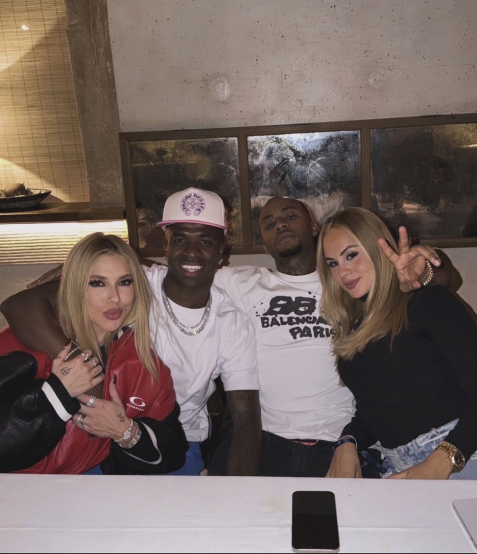 Virginia com Vini Jr. e Orochi com Lara Jucah — Foto: Reprodução/Instagram
