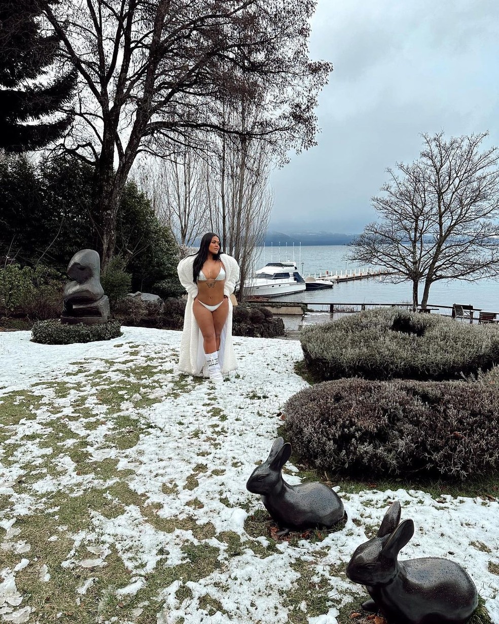 Camila Loures curte neve em Bariloche em viagem com ex-BBB Flay — Foto: Reprodução Instagram