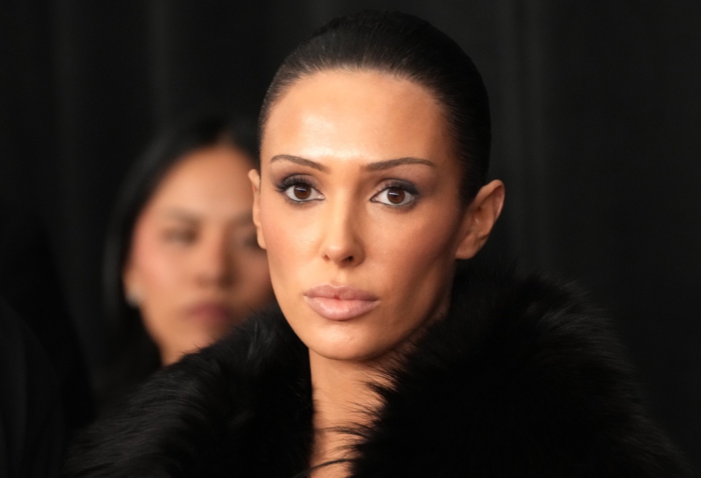 Bianca Censori desabafa sobre pressão da fama, vida pessoal e nudez: 