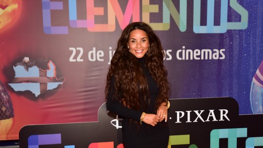 Thaynara OG promove première de filme para famosos convidados do São João