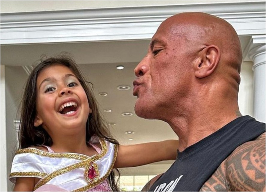 Nasce a terceira filha de Dwayne Johnson, o The Rock: Orgulhoso por trazer  outra garota forte neste mundo - Estrelando