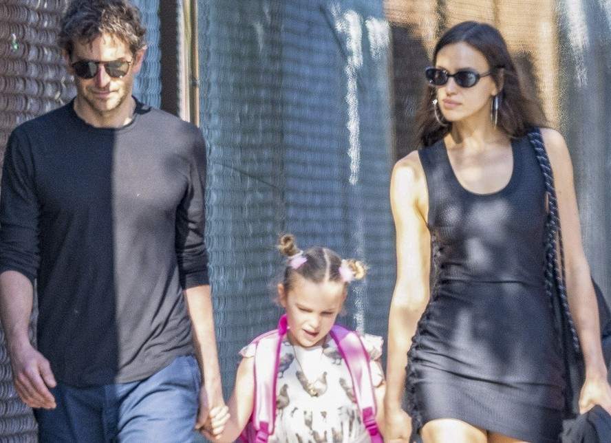 Irina Shayk curte passeio em NY com a filha e Bradley Cooper