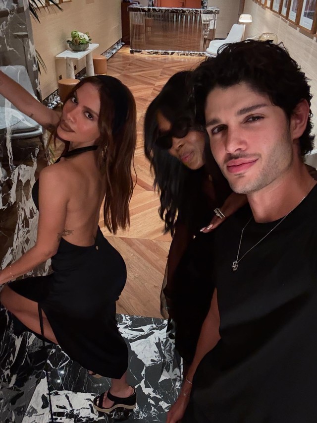 Anitta posa com namorado e exibe 'novo rosto' em Roma