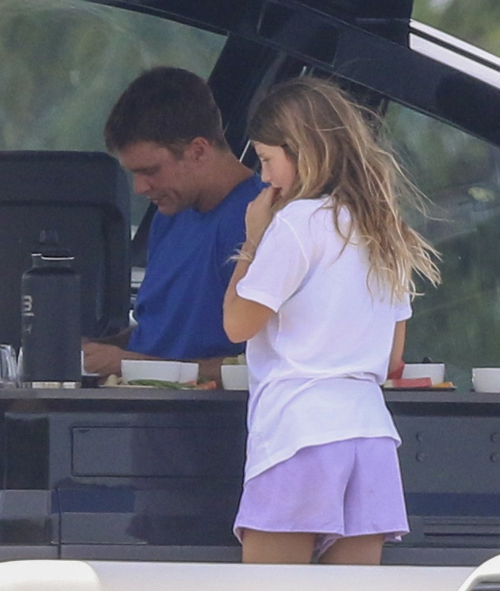 Tom Brady e Vivian em iate em Miami — Foto: The Grosby Group