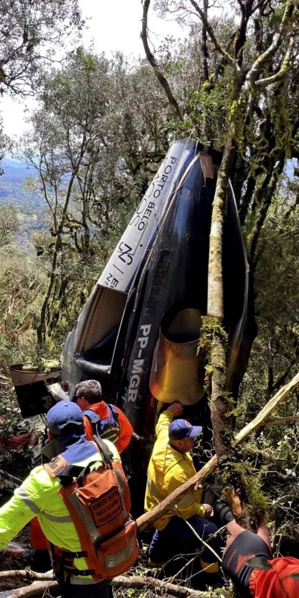 Aeronave Bell 430 trazia a inscrição "NJR" na fuselagem — Foto: Reprodução