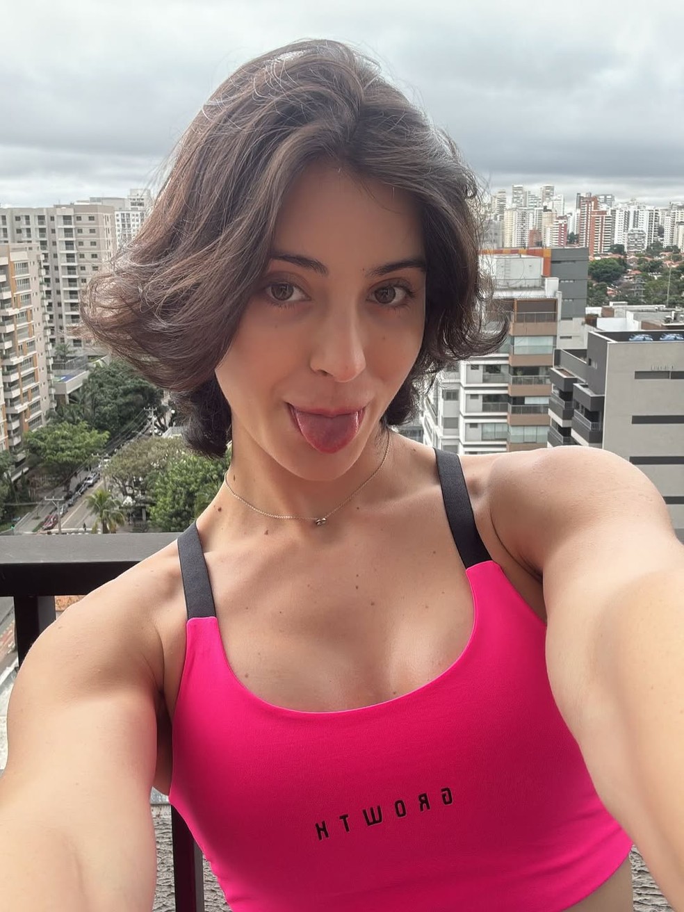Bella Longuinho agita web ao mostrar 'shape' em dia após implante de silicone: 'Lindíssima' — Foto: Reprodução/Instagram