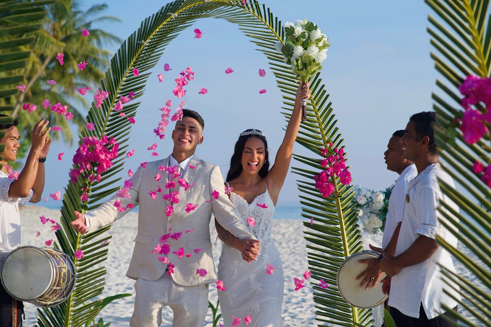 Pamella Rodrigues e Victor Lunardi se casam nas Maldivas com cen&aacute;rio paradis&iacute;aco &mdash; Foto: Mohamed Shan