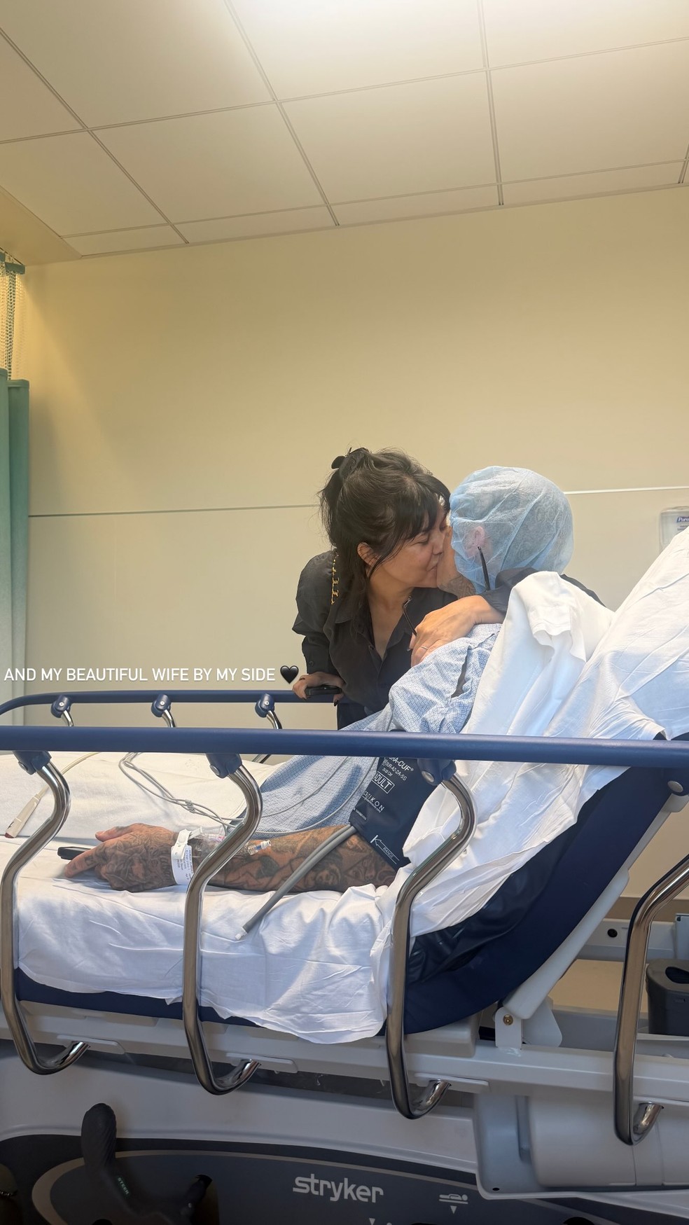 Travis Barker e a esposa, Kourtney Kardashian — Foto: Reprodução/Instagram