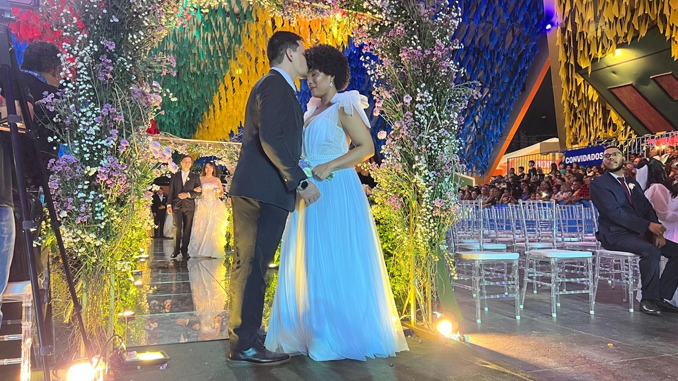 Cem casais dizem 'sim' em casamento coletivo do São João 2025 de Campina Grande — Foto: Divulgação/Natasha Leoni e Thallys Andrade/ Arte Produções