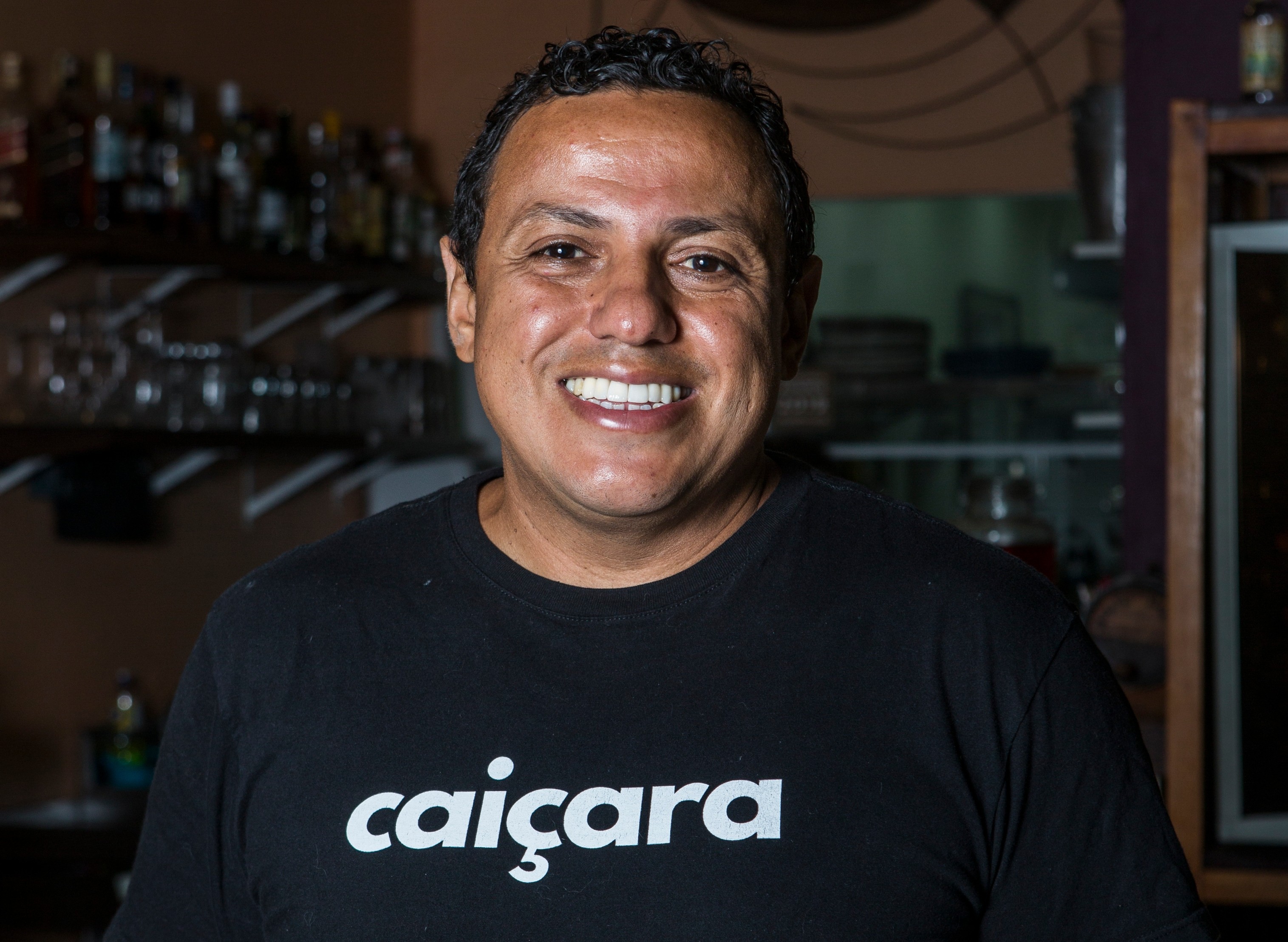 Chef Eudes Assis transforma a gastronomia em ferramenta social no Litoral Norte de SP: "Tenho um orgulho enorme de ser caiçara" - QTU Questões do Universo