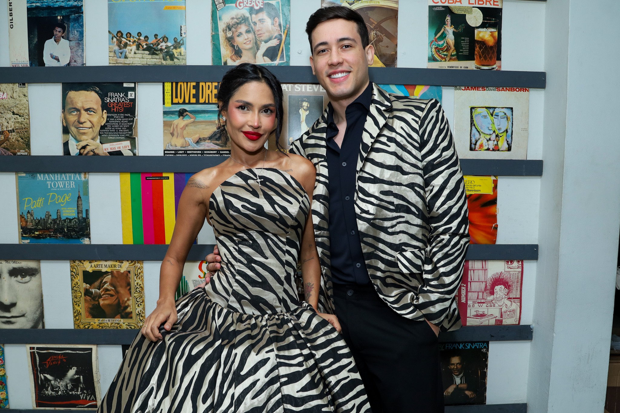 Flay combina look de animal print em aparição rara com o novo namorado - Foto