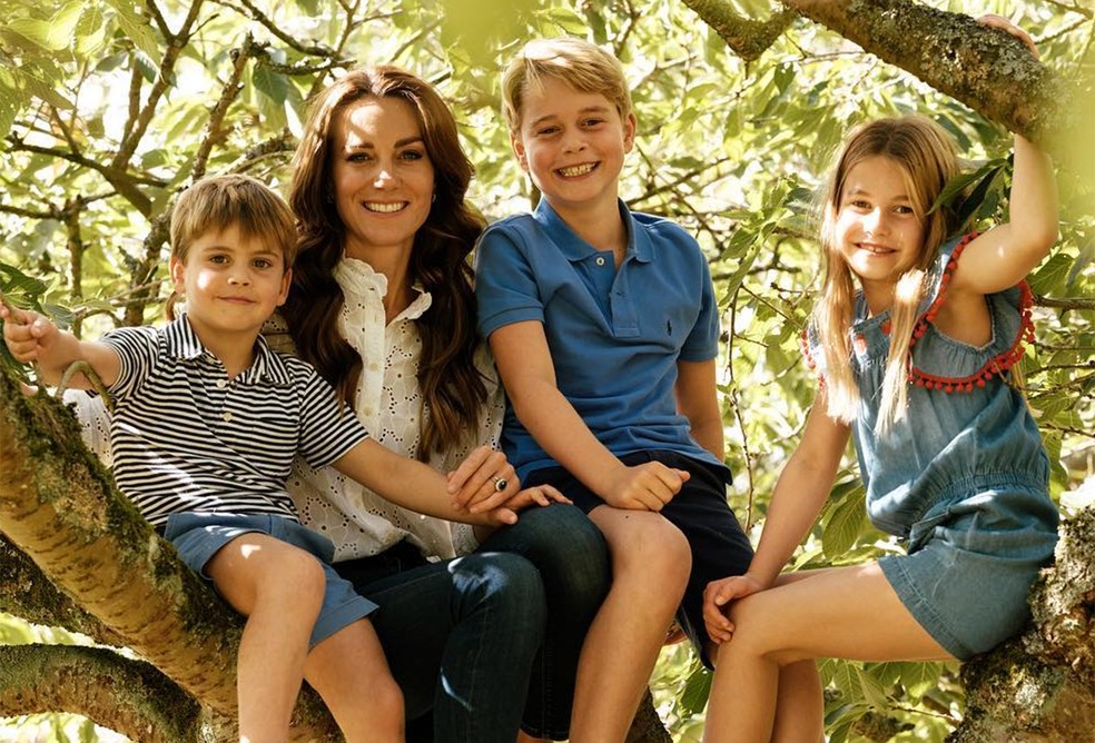 Kate Middleton e os filhos, George, Charlotte e Louis — Foto: Matt Porteous