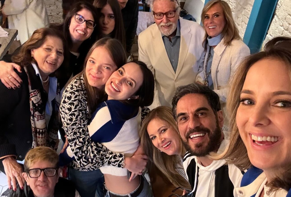 Helô Pinheiro celebra aniversário do marido, com quem é casada há 58 anos; vídeos
