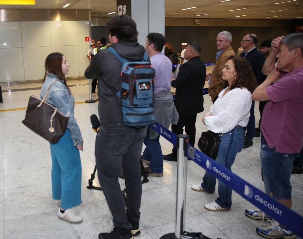 Ge Helena, viúva de Rick, desembarca no Brasil — Foto: AgNews