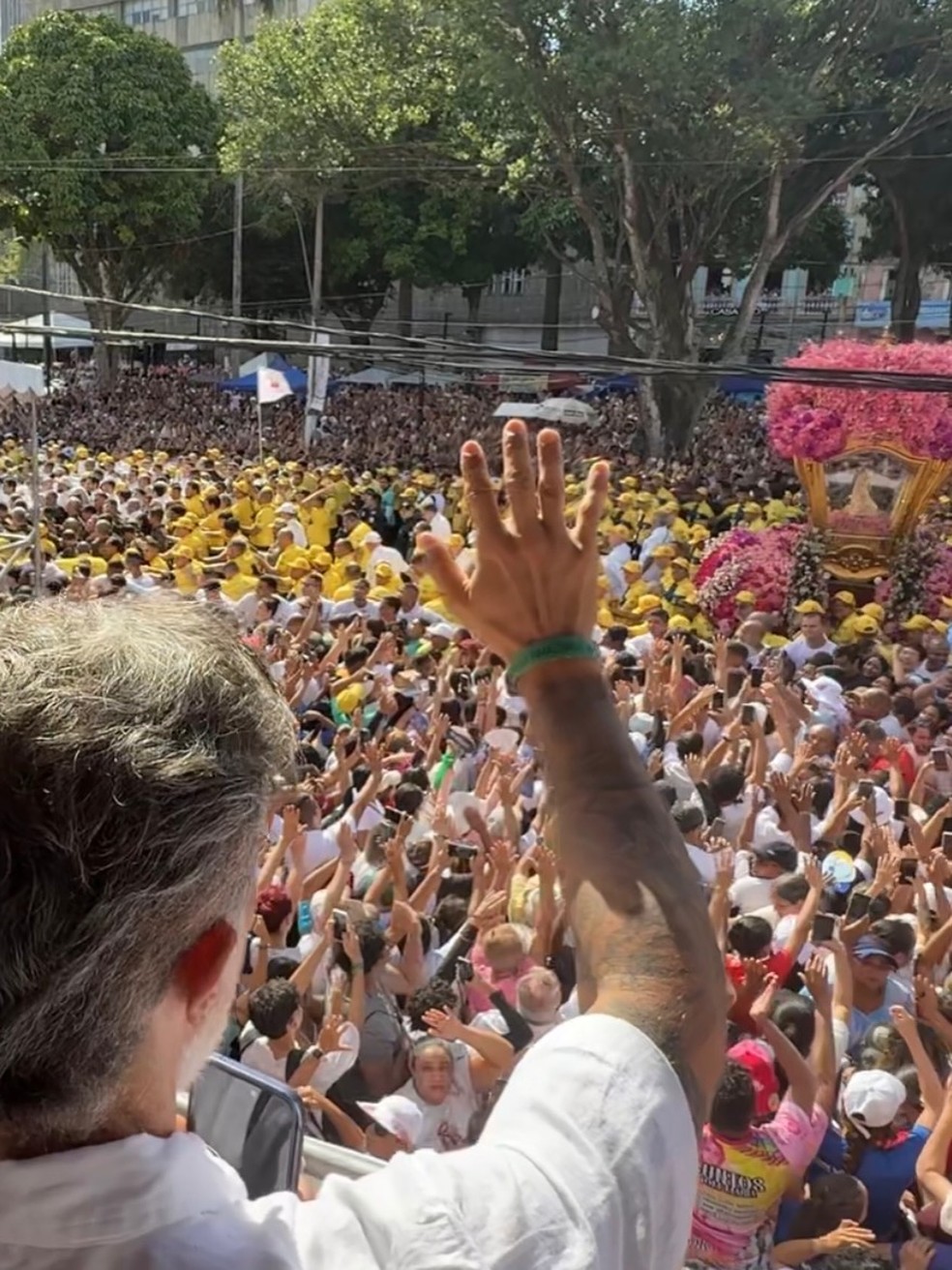 Marcos Mion durante o Círio de Nazaré, em Belém do Pará — Foto: Reprodução/Instagram