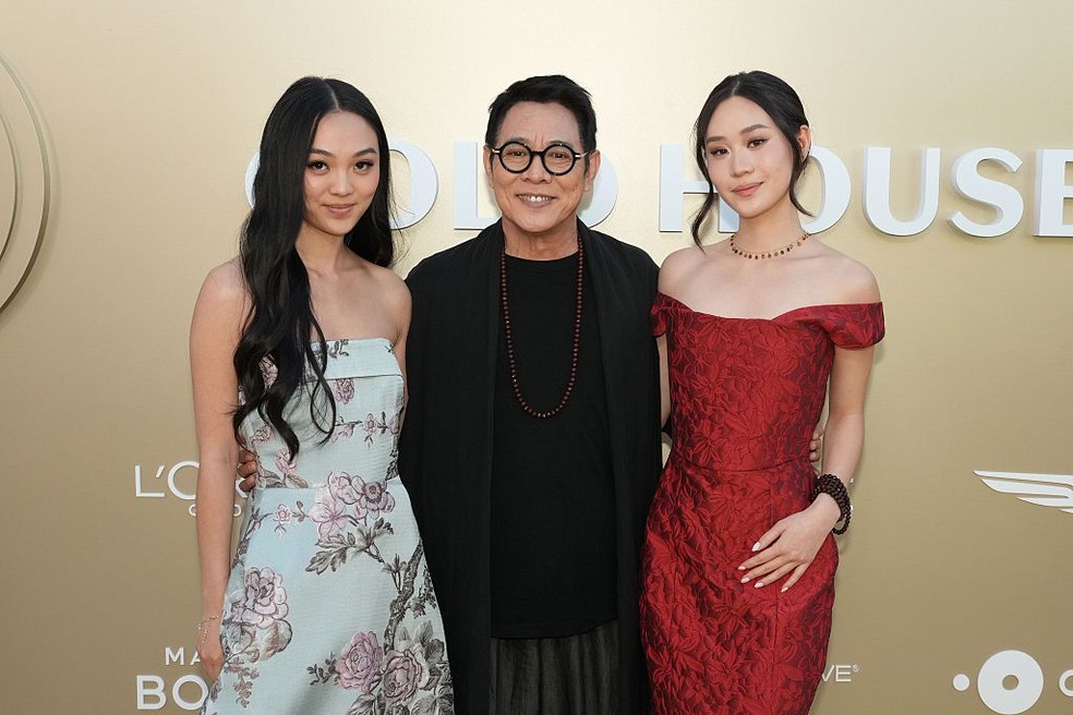 ao-63-anos-jet-li-vai-a-evento-de-gala-acompanhado-das-duas-filhas