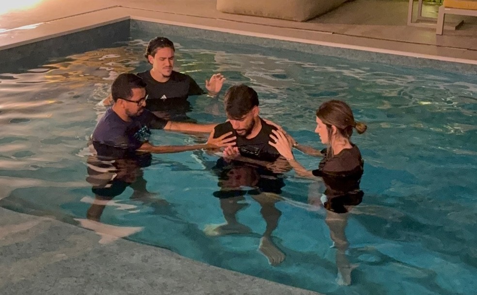 Lucas Paquet� tem batismo religioso com ora��o de Pedro, do Flamengo � Foto: Reprodu��o | Instagram