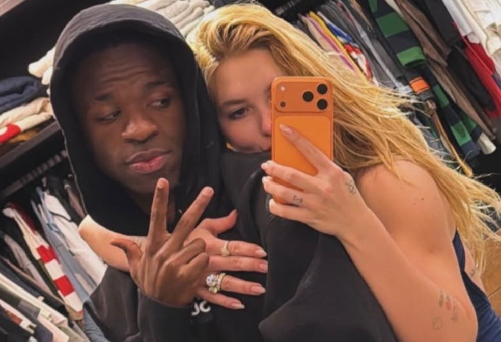 Com Vini Jr. viajando, Virginia Fonseca curte noitada caseira em Madri: 'Longe dos perigos noturnos'