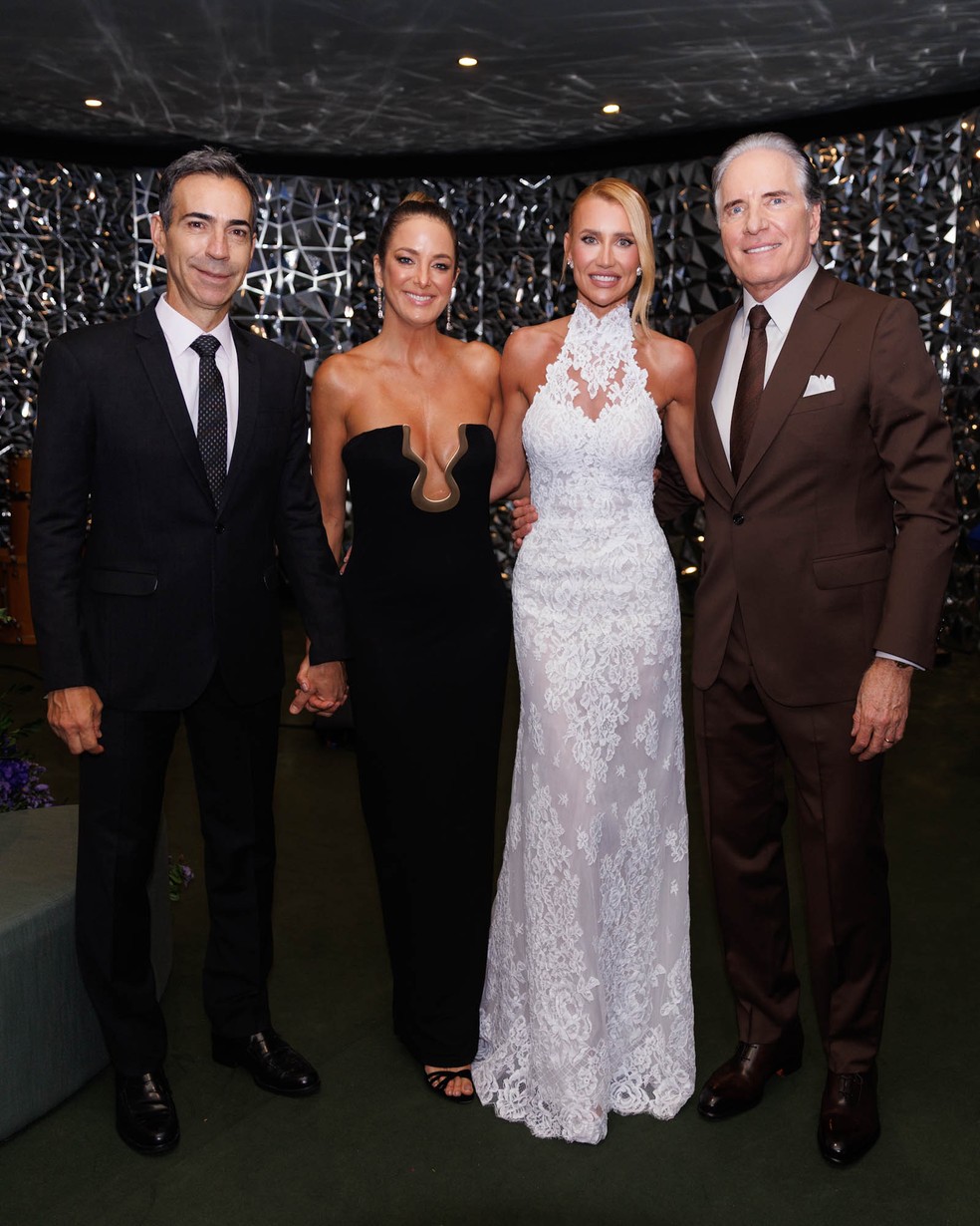 Cesar Tralli, Ticiane Pinheiro, Ana Paula Siebert e Roberto Justus — Foto: Roberto Filho/BrazilNews