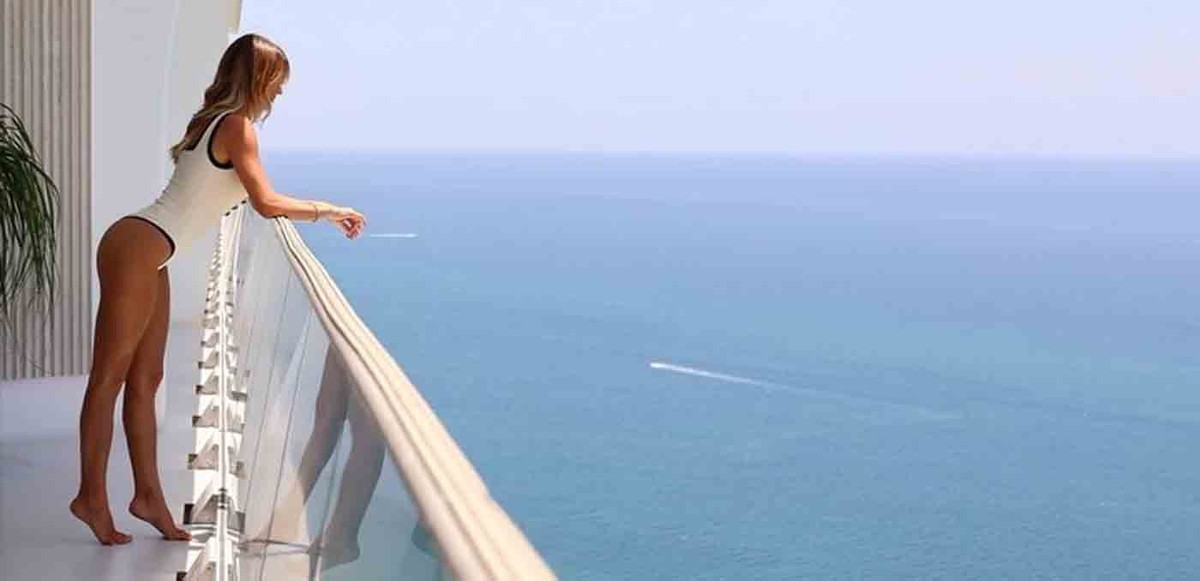 Ana Paula Siebert passeia de barco em Miami com look de R$ 9,4 mil - Quem
