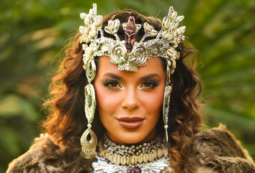 Musa da Vila Isabel mostra shape em fantasia inspirada nos deuses ...