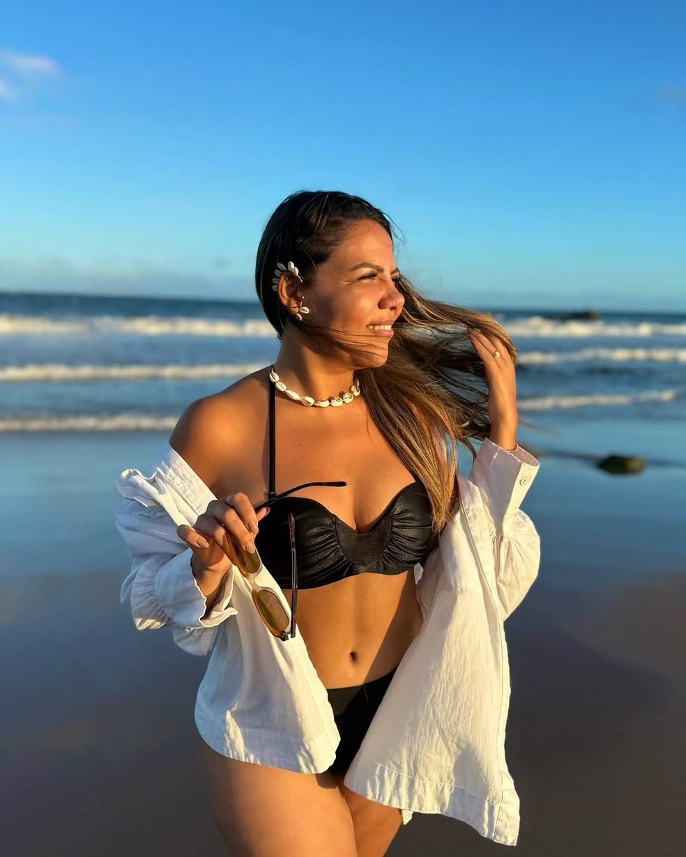 Mani Reggo posa de biquíni após emagrecer 16 kg e fazer cirurgia — Foto: Reprodução/Instagram