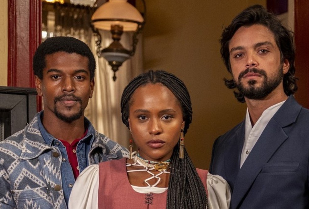 Tonho, Alika e Omar em 'A Nobreza do Amor' — Foto: TV Globo